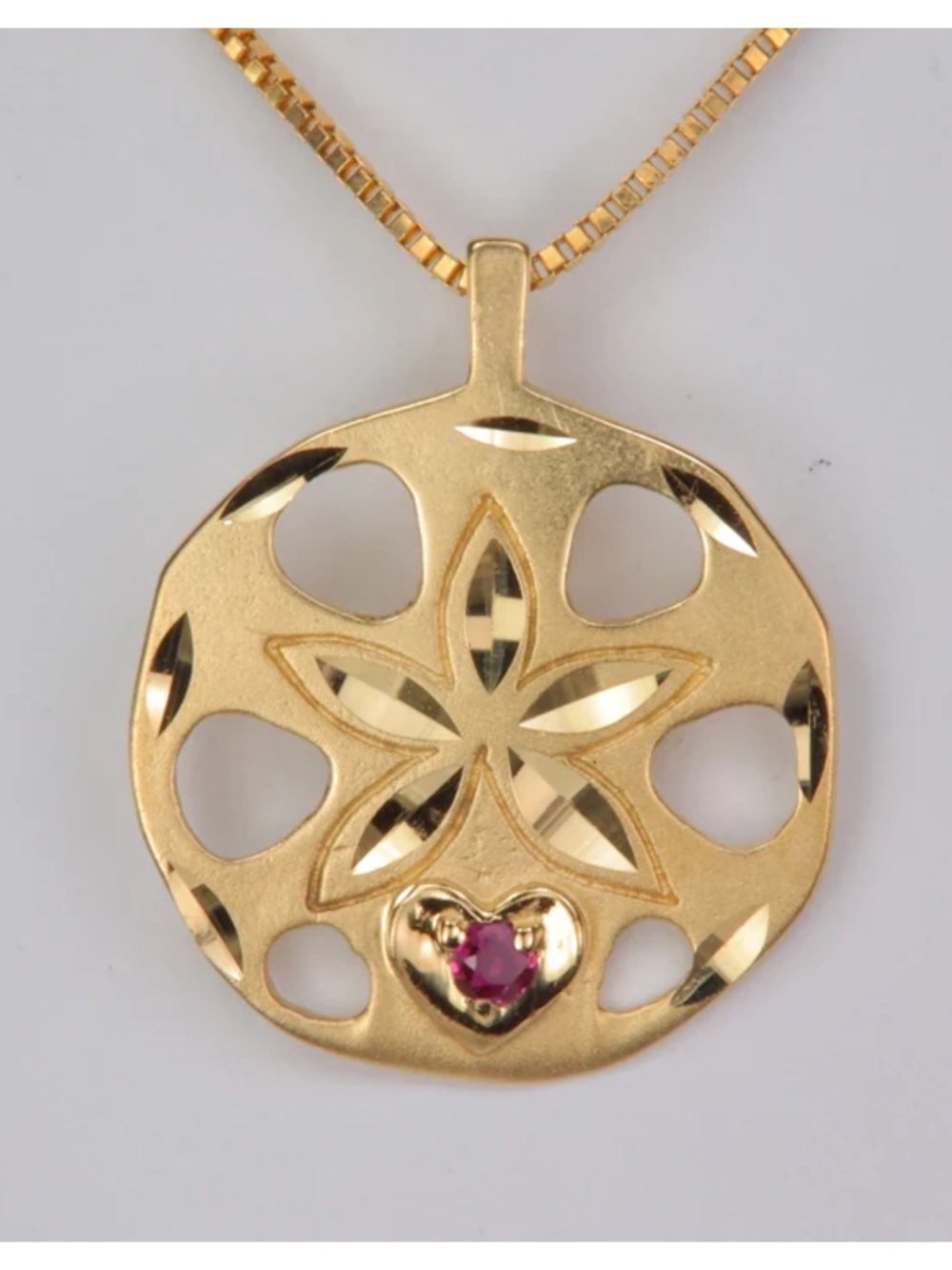 Estate 14k Gold Sand Dollar Pendant Necklace with Ruby Accent